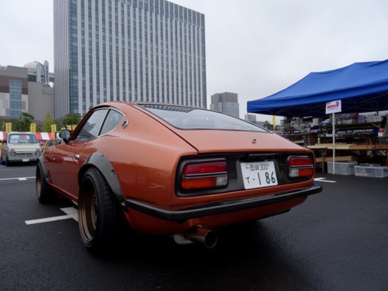    旧車天国　お台場大盛況でした。ロッキーオートからはＳ３０Ｚ　Ｖ８　１ＵＺ自走にて出品でした。  