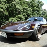 真夏がやってきました。旧車クラシックカーにもエアコンの季節です。