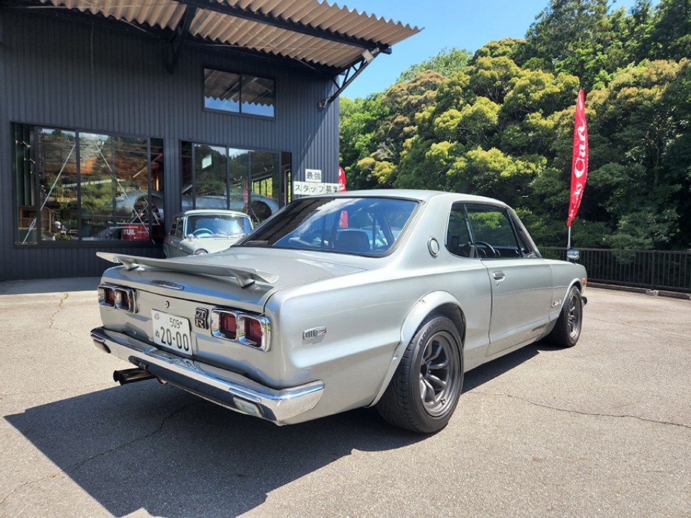 スカイライン　２HT　KGC10改